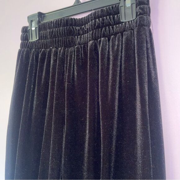 ARIA S Black Velvet Joggers Pull On - Picture 2 of 9